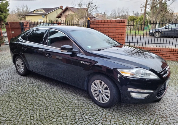 Ford Mondeo cena 33500 przebieg: 237500, rok produkcji 2012 z Poznań małe 277